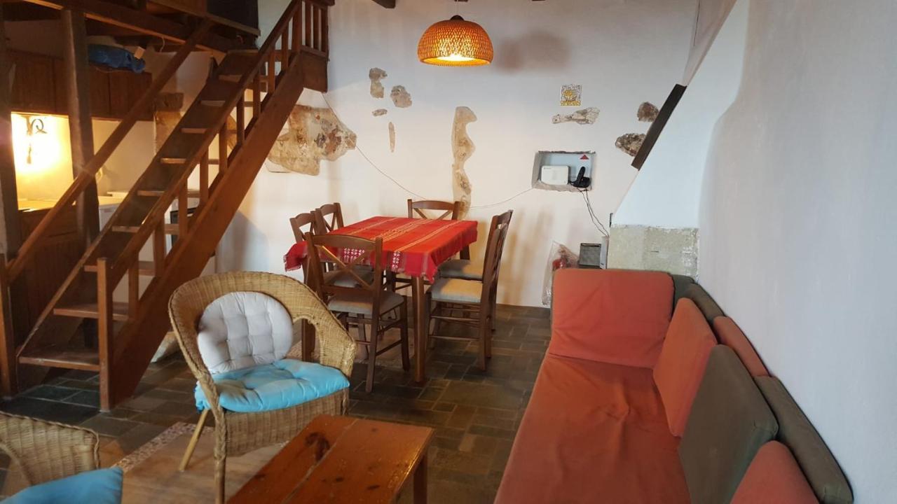 Athina Guesthouse Monemvasía Esterno foto