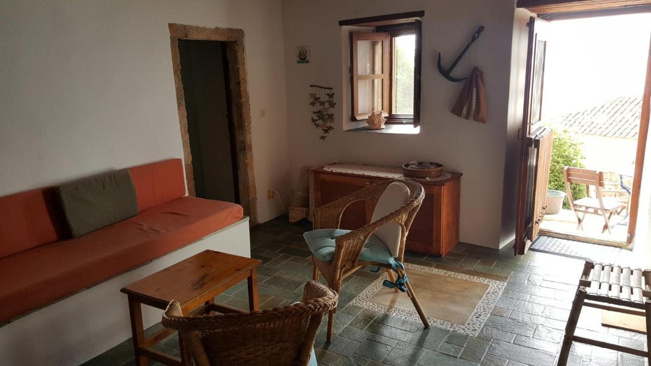 Athina Guesthouse Monemvasía Esterno foto